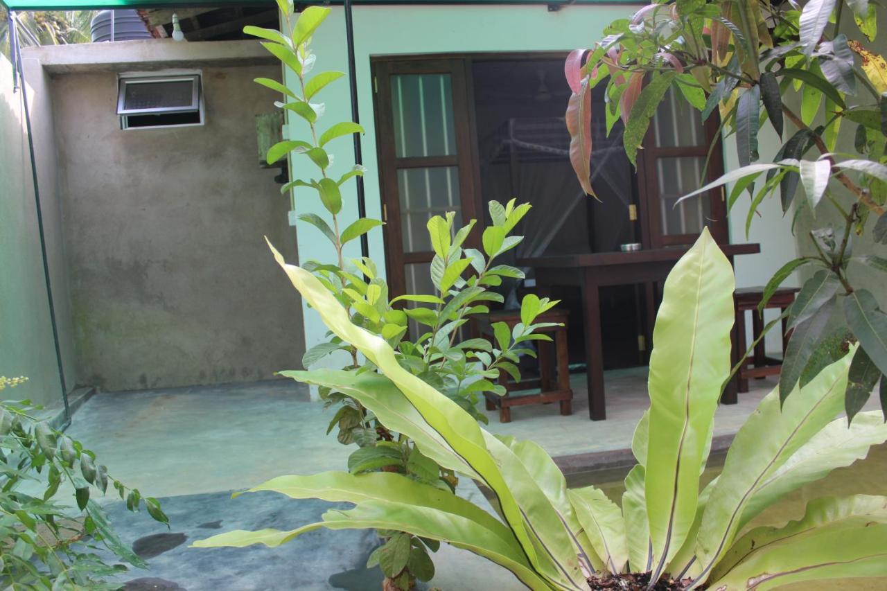 Bino Guest House Mirissa Exterior foto